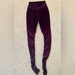 ALO Yoga Deep Plum Leggings, Women, XS, Yoga, Active, Workout, Sporty, Fitness